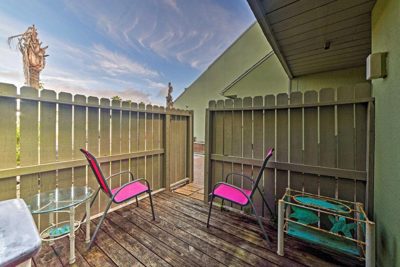 Breezy Corpus Christi Condo With Deck And Fishing Dock Exterior photo