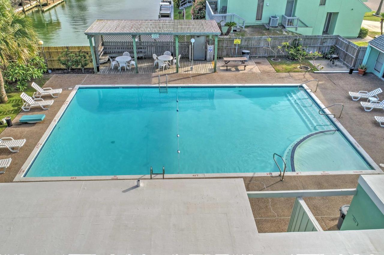 Breezy Corpus Christi Condo With Deck And Fishing Dock Exterior photo
